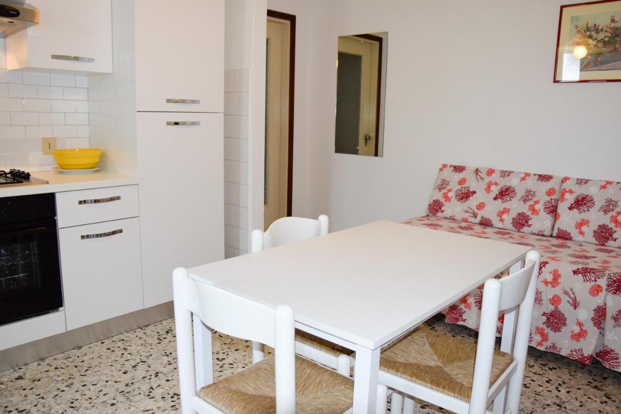Villa Vania Family Apartments Lido di Jesolo Kültér fotó