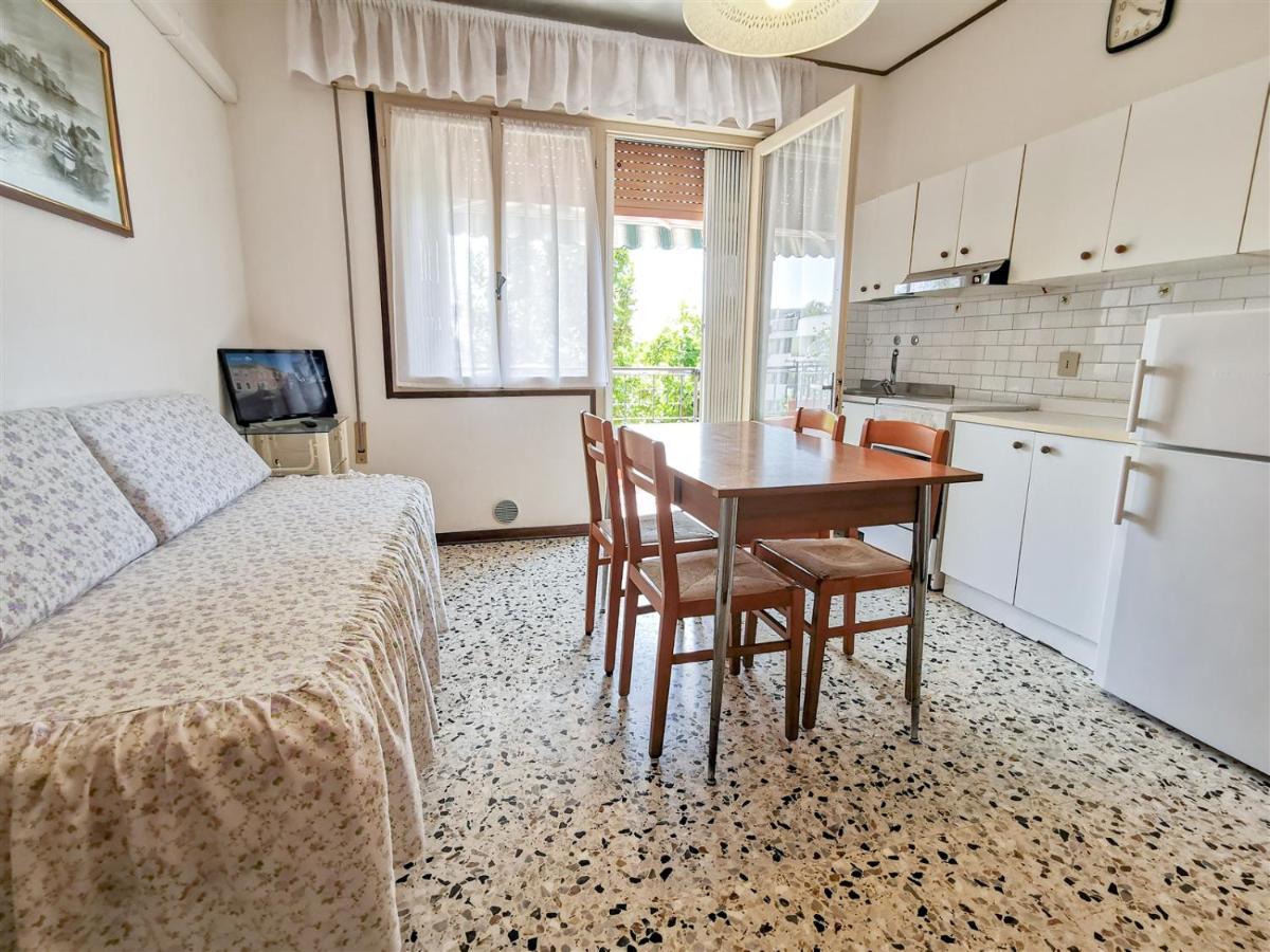 Villa Vania Family Apartments Lido di Jesolo Kültér fotó