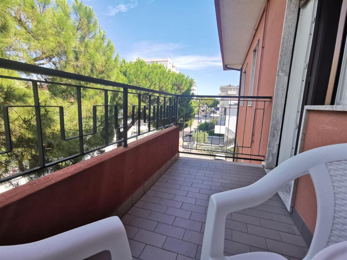 Villa Vania Family Apartments Lido di Jesolo Kültér fotó